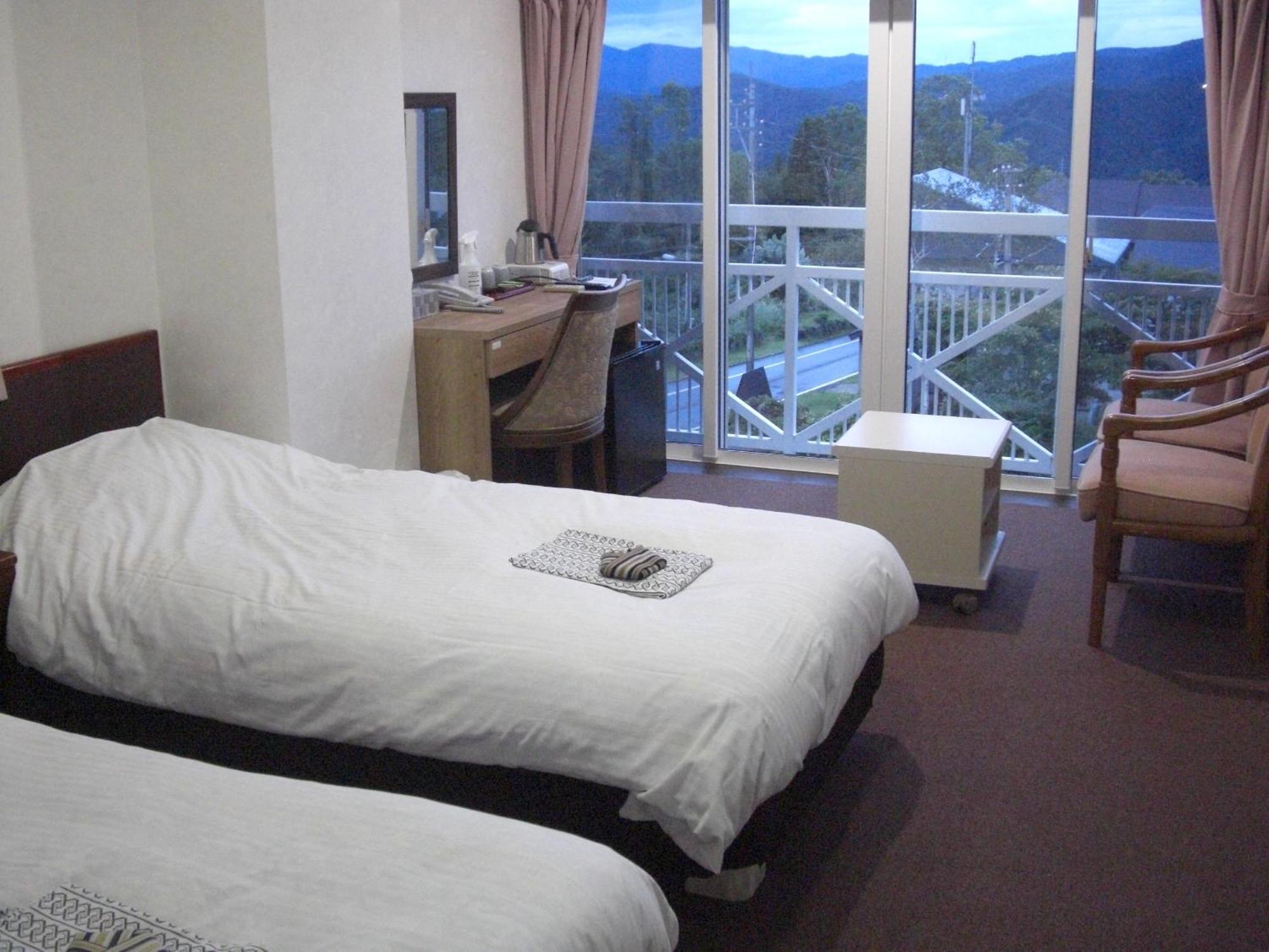 Akakura Yours Inn Myoko Exterior photo