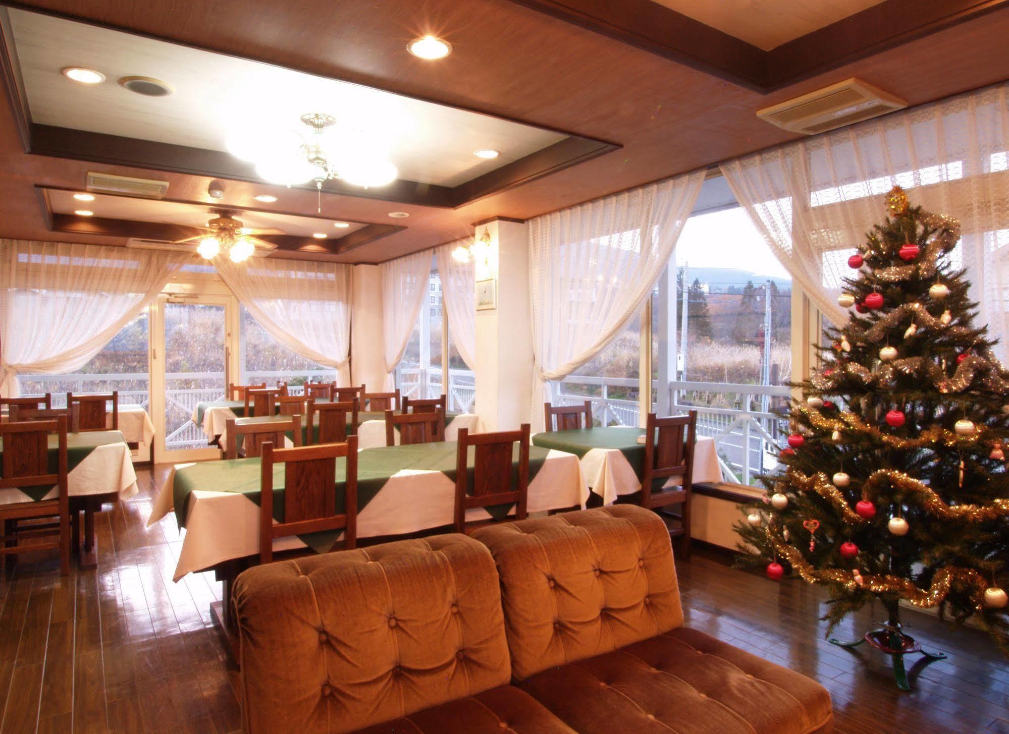 Akakura Yours Inn Myoko Exterior photo